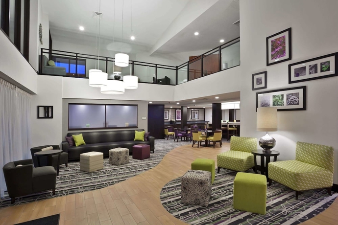 Imagen de los interiores del Hotel La Quinta Inn and Suites By Wyndham Detroit Metro Airport. Foto 14