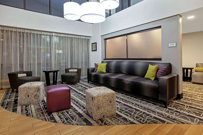 Imagen de los interiores del Hotel La Quinta Inn and Suites By Wyndham Detroit Metro Airport. Foto 15