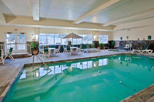 Imagen de la piscina del Hotel La Quinta Inn and Suites By Wyndham Dodge City. Foto 10