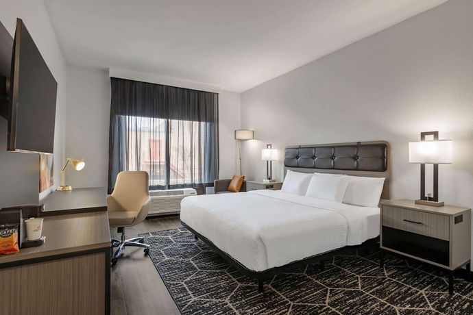 Imagen de la habitación del Hotel La Quinta Inn and Suites By Wyndham Dothan. Foto 7