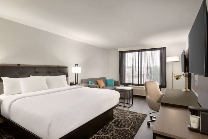 Imagen de la habitación del Hotel La Quinta Inn and Suites By Wyndham Dothan. Foto 11