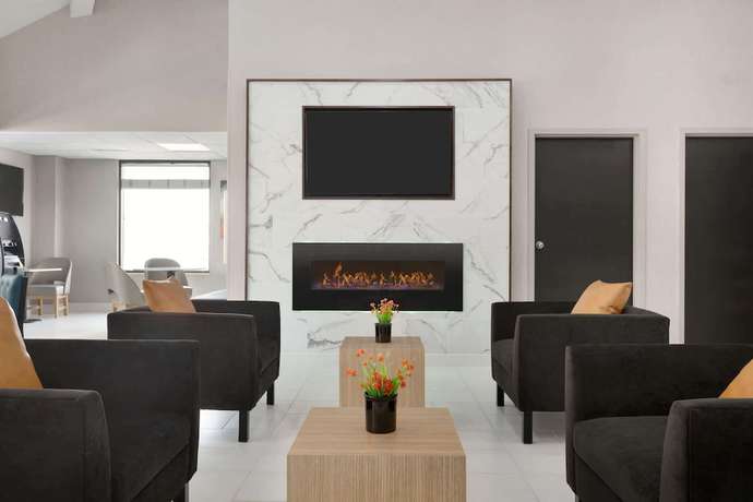 Imagen de los interiores del Hotel La Quinta Inn and Suites By Wyndham Dothan. Foto 16