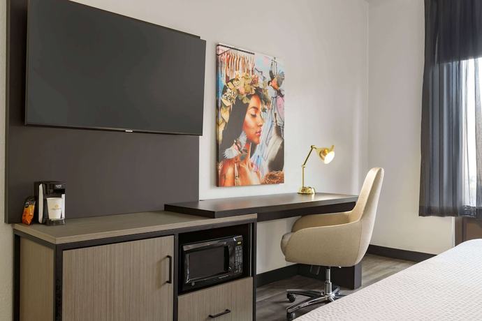 Imagen de la habitación del Hotel La Quinta Inn and Suites By Wyndham Dothan. Foto 12