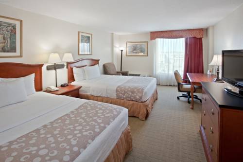 Imagen de la habitación del Hotel La Quinta Inn and Suites By Wyndham Downtown Conference Center. Foto 2