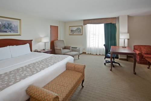 Imagen de la habitación del Hotel La Quinta Inn and Suites By Wyndham Downtown Conference Center. Foto 3