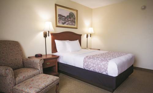 Imagen de la habitación del Hotel La Quinta Inn and Suites By Wyndham Downtown Conference Center. Foto 4
