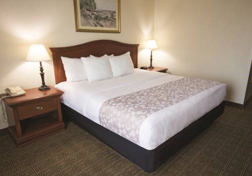 Imagen de la habitación del Hotel La Quinta Inn and Suites By Wyndham Downtown Conference Center. Foto 7