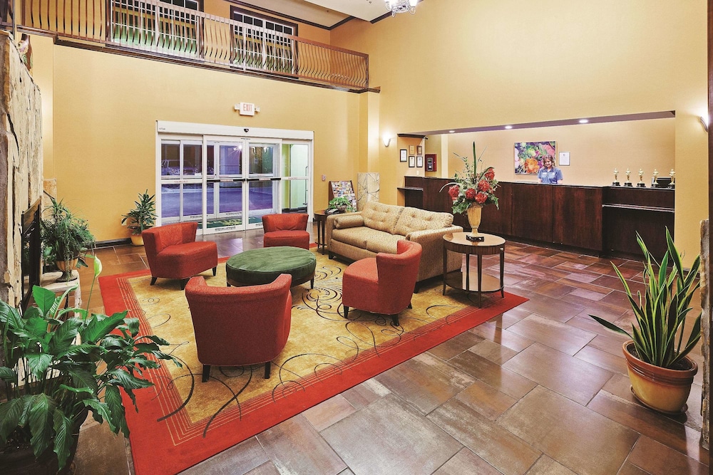 Imagen de los interiores del Hotel La Quinta Inn and Suites By Wyndham Eastland. Foto 18