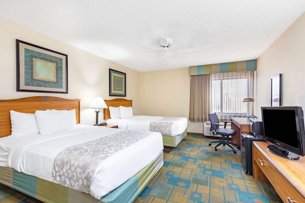 Imagen de la habitación del Hotel La Quinta Inn and Suites By Wyndham El Paso East. Foto 1