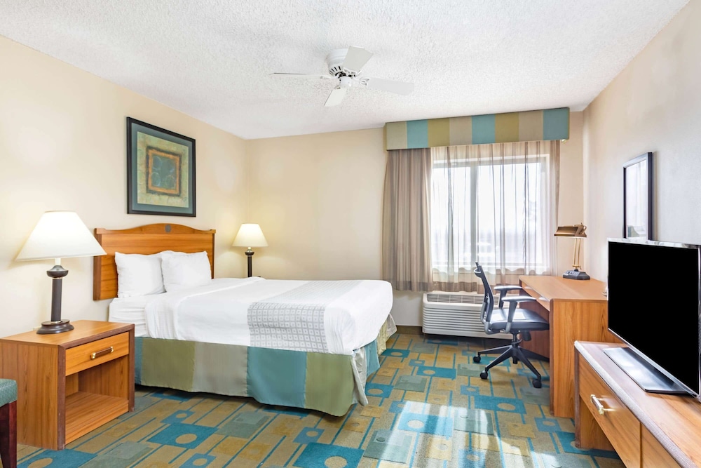 Imagen de la habitación del Hotel La Quinta Inn and Suites By Wyndham El Paso East. Foto 3