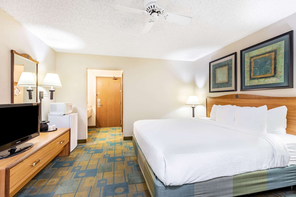 Imagen de la habitación del Hotel La Quinta Inn and Suites By Wyndham El Paso East. Foto 8