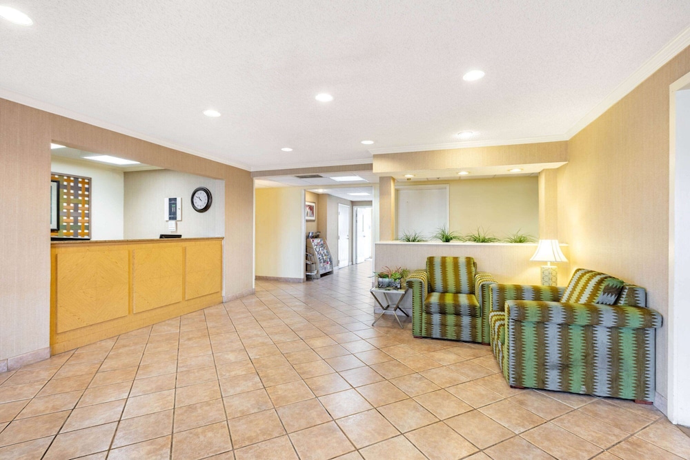 Imagen de los interiores del Hotel La Quinta Inn and Suites By Wyndham El Paso East. Foto 20