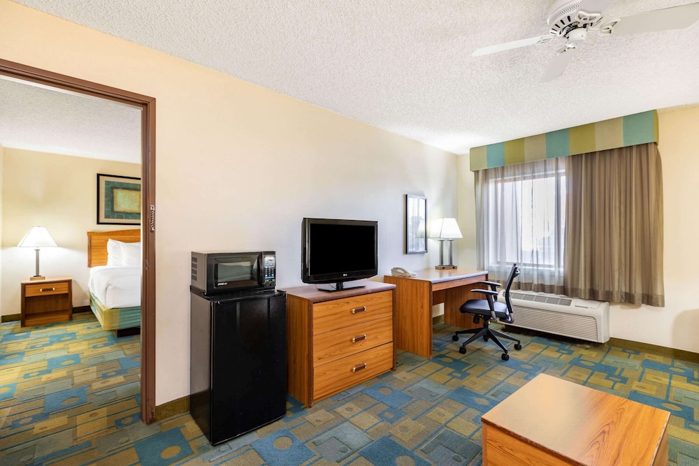 Imagen de la habitación del Hotel La Quinta Inn and Suites By Wyndham El Paso East. Foto 15