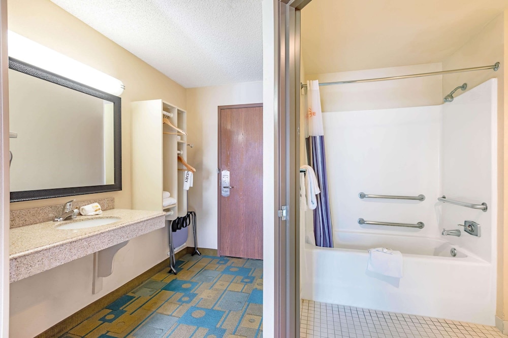 Imagen de la habitación del Hotel La Quinta Inn and Suites By Wyndham El Paso East. Foto 18