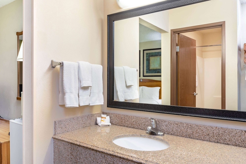 Imagen de la habitación del Hotel La Quinta Inn and Suites By Wyndham El Paso East. Foto 19