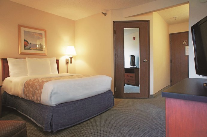 Imagen de la habitación del Hotel La Quinta Inn and Suites By Wyndham El Paso West Bartlett. Foto 7