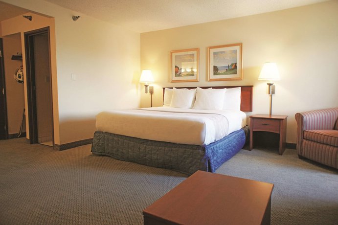 Imagen de la habitación del Hotel La Quinta Inn and Suites By Wyndham El Paso West Bartlett. Foto 11
