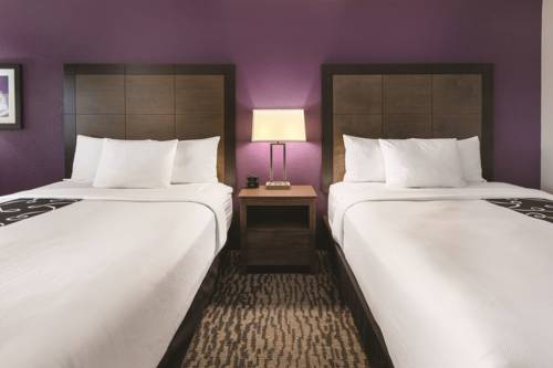 Imagen de la habitación del Hotel La Quinta Inn and Suites By Wyndham Elkhart. Foto 2