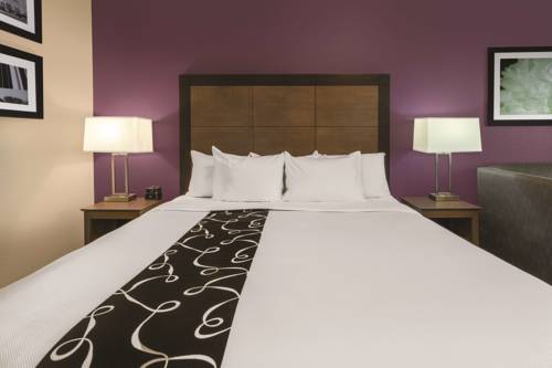 Imagen de la habitación del Hotel La Quinta Inn and Suites By Wyndham Elkhart. Foto 4