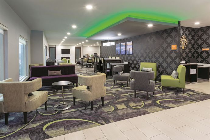 Imagen de los interiores del Hotel La Quinta Inn and Suites By Wyndham Elkhart. Foto 8