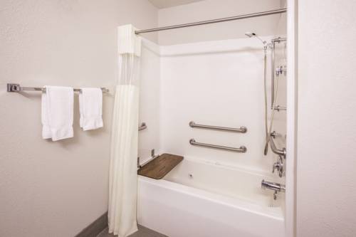 Imagen de la habitación del Hotel La Quinta Inn and Suites By Wyndham Erie. Foto 10