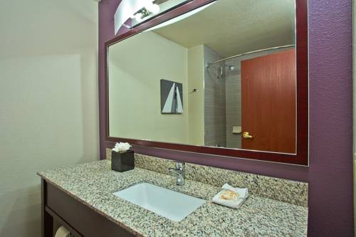 Imagen de la habitación del Hotel La Quinta Inn and Suites By Wyndham Fairborn Wright-patterson. Foto 5