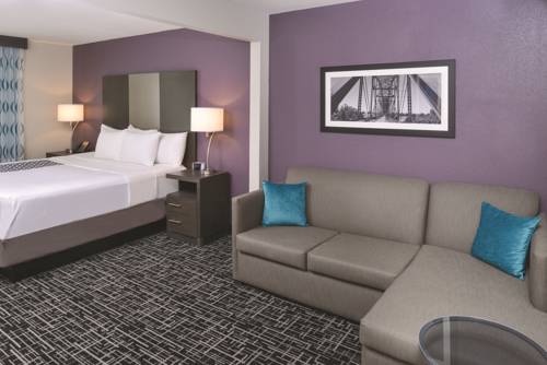 Imagen de la habitación del Hotel La Quinta Inn and Suites By Wyndham Fayetteville. Foto 6