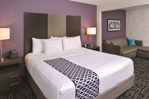 Imagen de la habitación del Hotel La Quinta Inn and Suites By Wyndham Fayetteville. Foto 10
