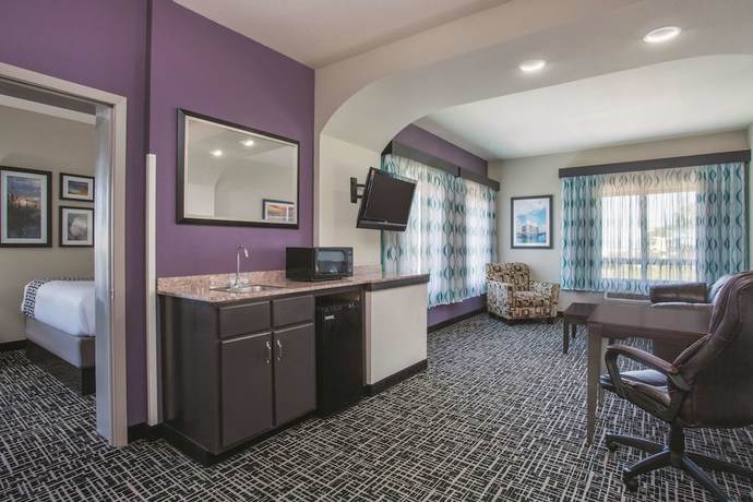 Imagen de la habitación del Hotel La Quinta Inn and Suites By Wyndham Fort Walton Beach. Foto 11