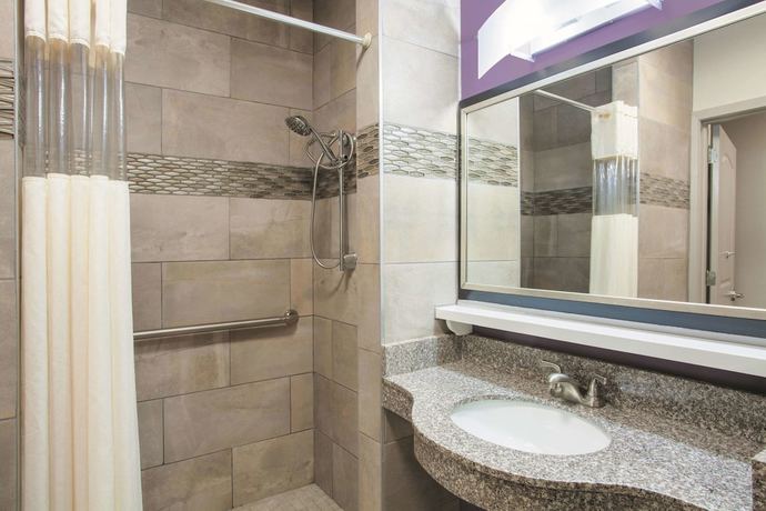 Imagen de la habitación del Hotel La Quinta Inn and Suites By Wyndham Fort Walton Beach. Foto 16