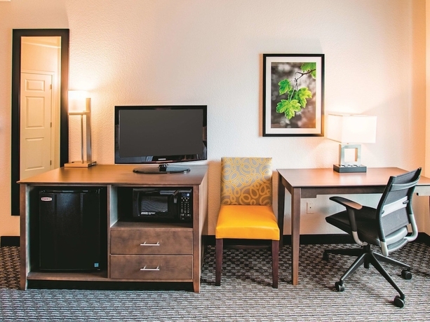 Imagen de la habitación del Hotel La Quinta Inn and Suites By Wyndham Fort Worth City View. Foto 7