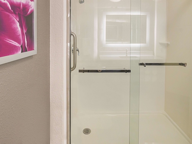 Imagen de la habitación del Hotel La Quinta Inn and Suites By Wyndham Fort Worth City View. Foto 11