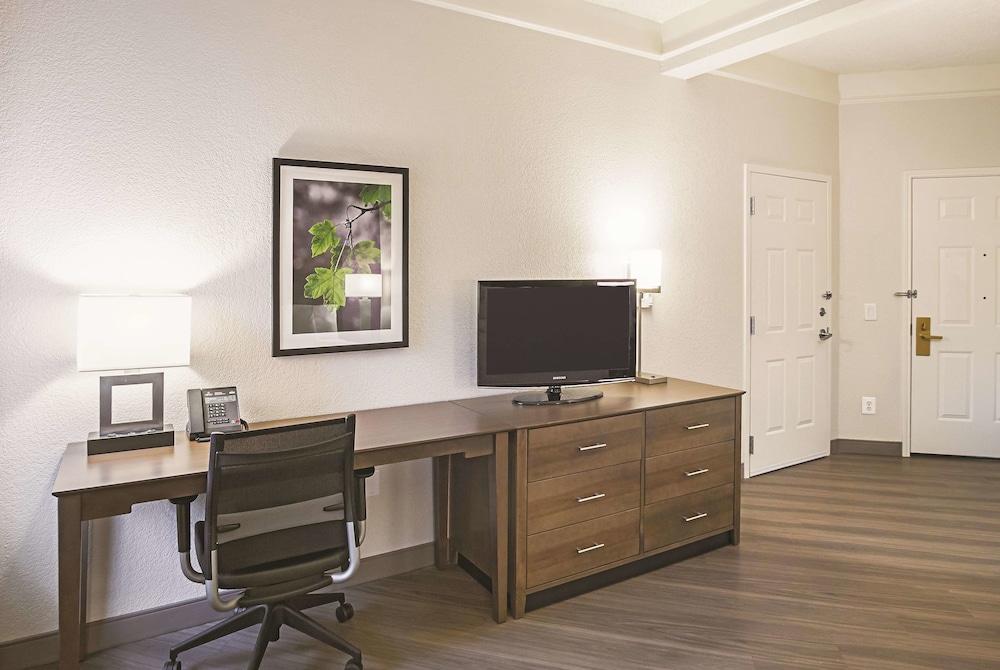 Imagen de la habitación del Hotel La Quinta Inn and Suites By Wyndham Fort Worth North. Foto 7