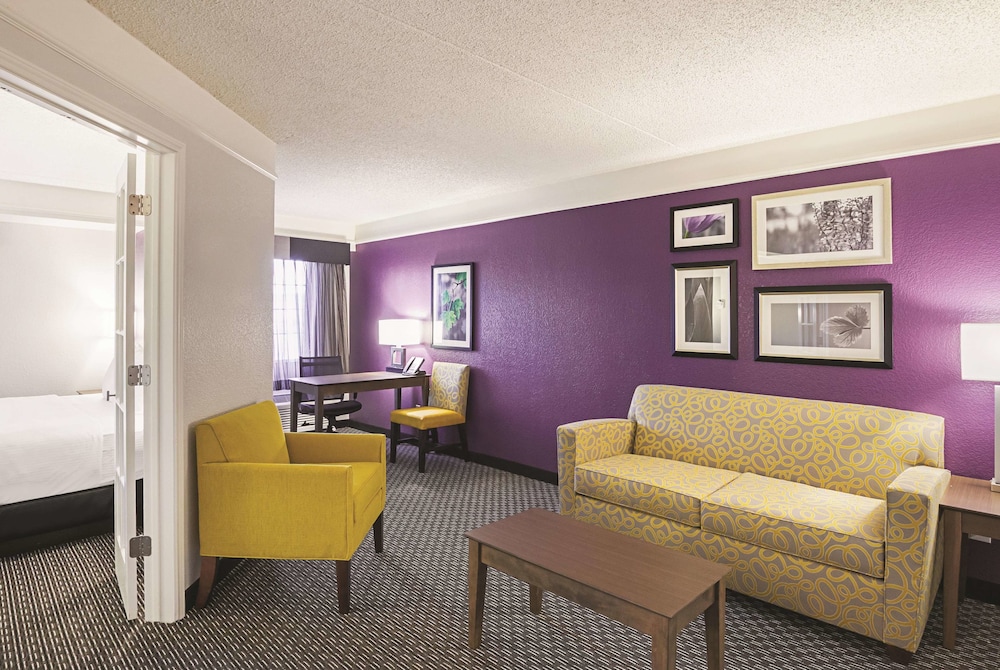 Imagen de la habitación del Hotel La Quinta Inn and Suites By Wyndham Fort Worth North. Foto 9