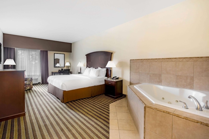 Imagen de la habitación del Hotel La Quinta Inn and Suites By Wyndham Fowler. Foto 15
