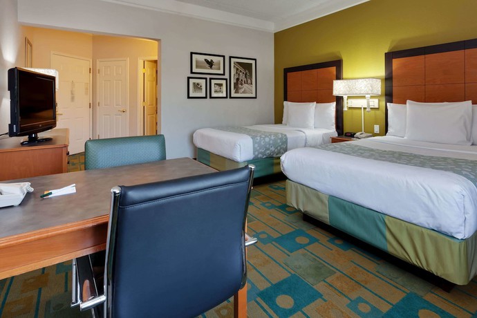 Imagen de la habitación del Hotel La Quinta Inn and Suites By Wyndham Fremont / Silicon Valley. Foto 3