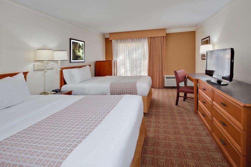 Imagen de la habitación del Hotel La Quinta Inn and Suites By Wyndham Ft Lauderdale Cypress Cr. Foto 5