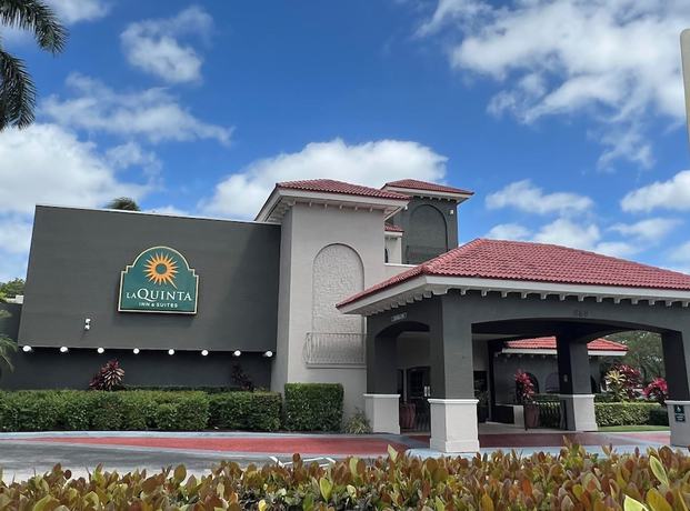 Imagen general del Hotel La Quinta Inn and Suites By Wyndham Ft Lauderdale Cypress Cr. Foto 1