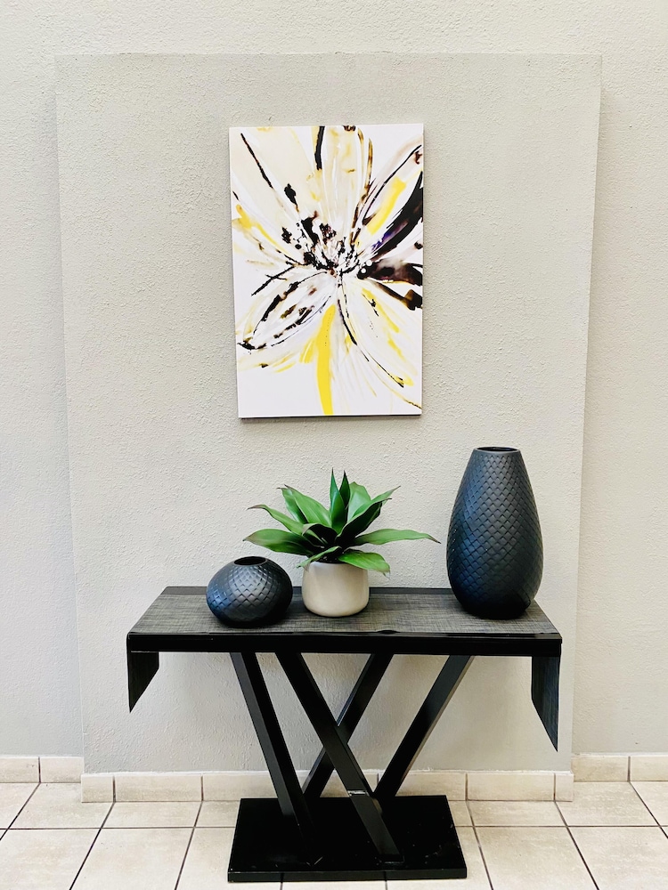 Imagen de los interiores del Hotel La Quinta Inn and Suites By Wyndham Ft Lauderdale Cypress Cr. Foto 20