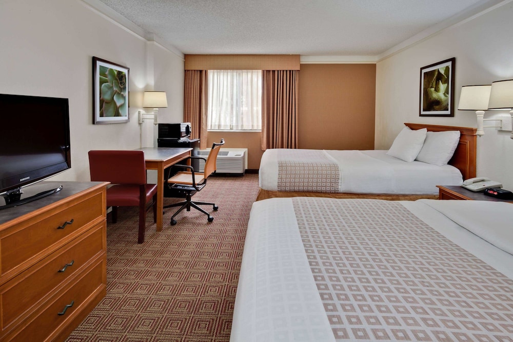 Imagen de la habitación del Hotel La Quinta Inn and Suites By Wyndham Ft Lauderdale Cypress Cr. Foto 13