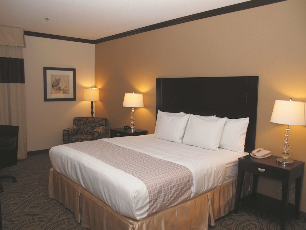 Imagen de la habitación del Hotel La Quinta Inn and Suites By Wyndham Ft. Worth - Burleson. Foto 12
