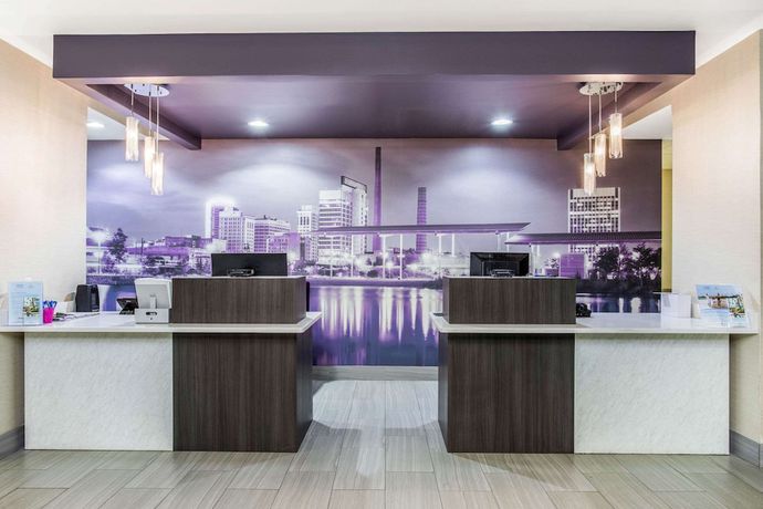 Imagen de los interiores del Hotel La Quinta Inn and Suites By Wyndham Fultondale Birmingham N. Foto 17
