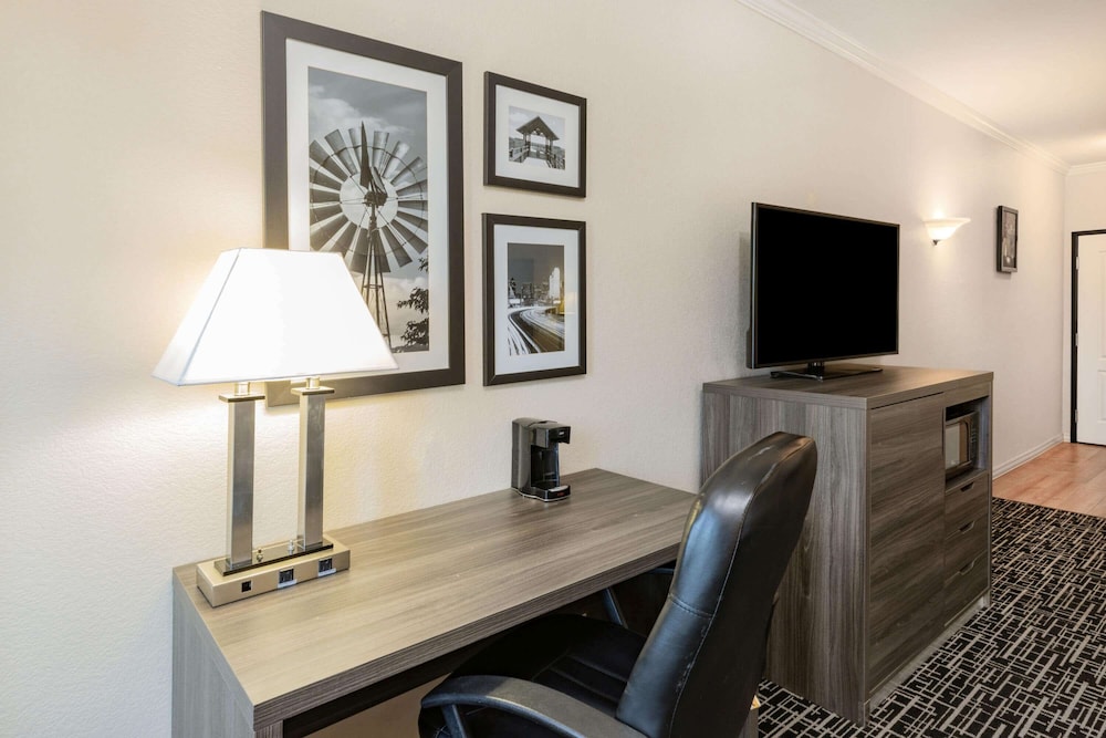 Imagen de la habitación del Hotel La Quinta Inn and Suites By Wyndham Garland Harbor Point. Foto 17