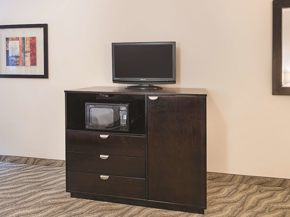 Imagen de la habitación del Hotel La Quinta Inn and Suites By Wyndham Glen Rose. Foto 3