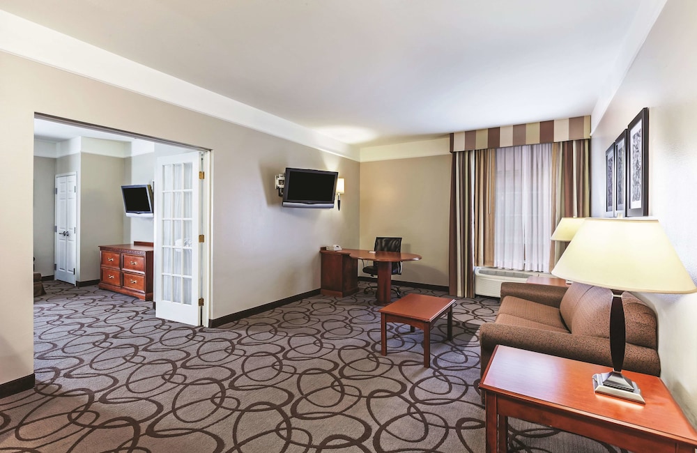 Imagen de la habitación del Hotel La Quinta Inn and Suites By Wyndham Granbury. Foto 7