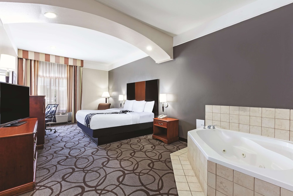Imagen de la habitación del Hotel La Quinta Inn and Suites By Wyndham Granbury. Foto 14
