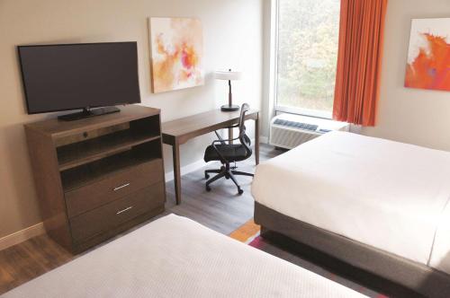 Imagen de la habitación del Hotel La Quinta Inn and Suites By Wyndham Greensboro Arpt High Point. Foto 3