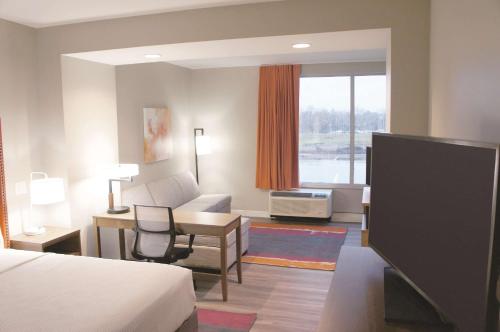 Imagen de la habitación del Hotel La Quinta Inn and Suites By Wyndham Greensboro Arpt High Point. Foto 5