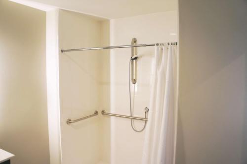Imagen de la habitación del Hotel La Quinta Inn and Suites By Wyndham Greensboro Arpt High Point. Foto 6