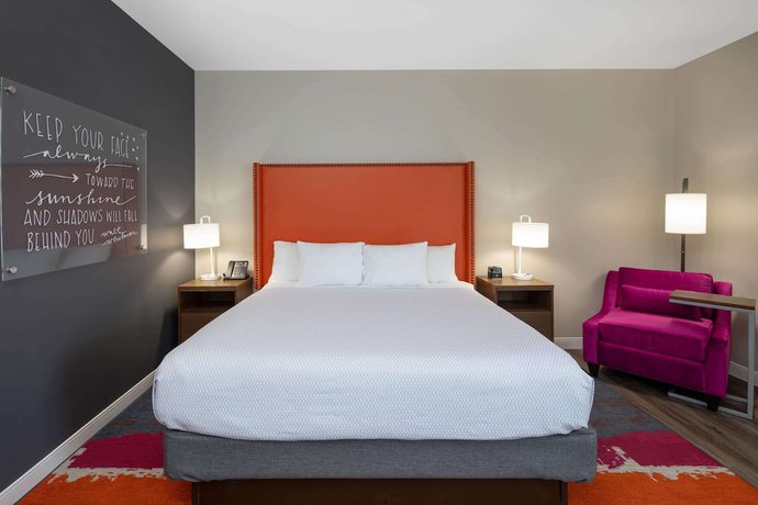Imagen de la habitación del Hotel La Quinta Inn and Suites By Wyndham Greensboro Arpt High Point. Foto 8